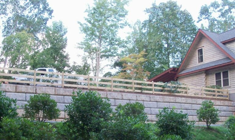 retaining wall with fence