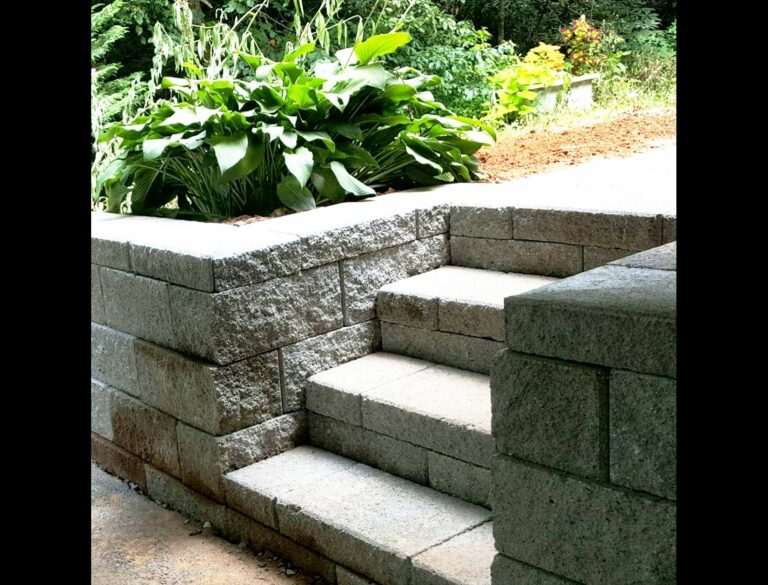 retaining wall with steps