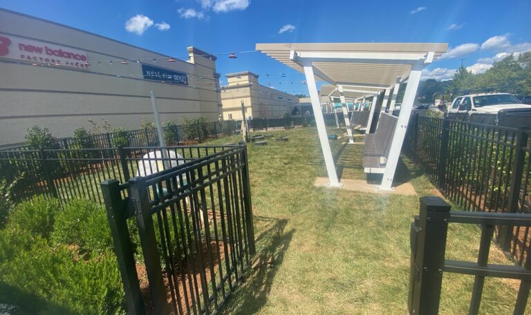 Tanger Outlet Dogpark