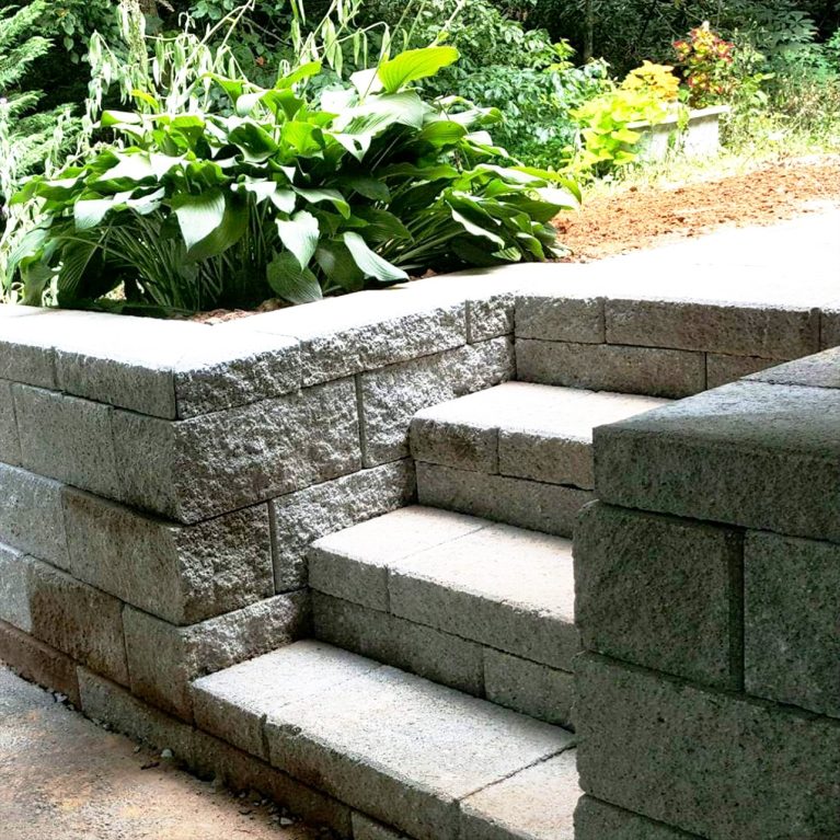 retaining wall with steps